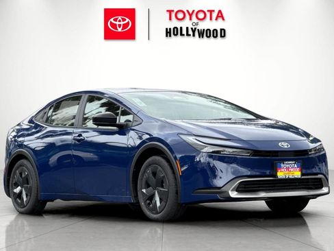 New 2026 Toyota Prius Plug-In Hybrid image 2