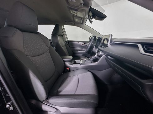 Used 2025 Toyota RAV4 XLE image 29