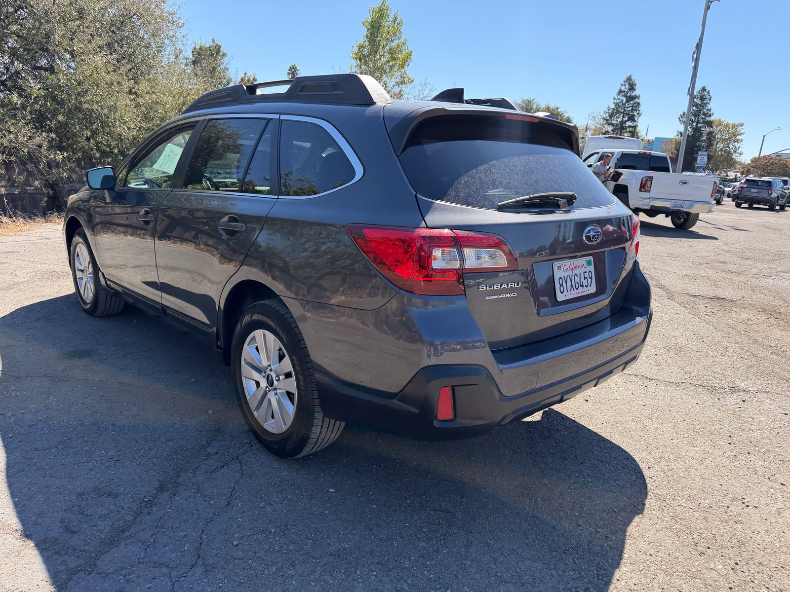 Used 2019 Subaru Outback 2.5i Premium AWD/4WD image 3