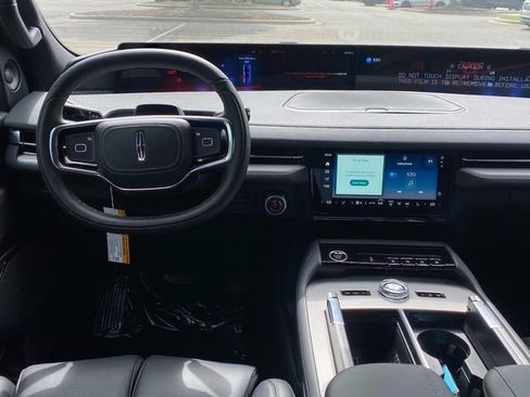 New 2026 Lincoln Navigator L Reserve AWD/4WD image 6