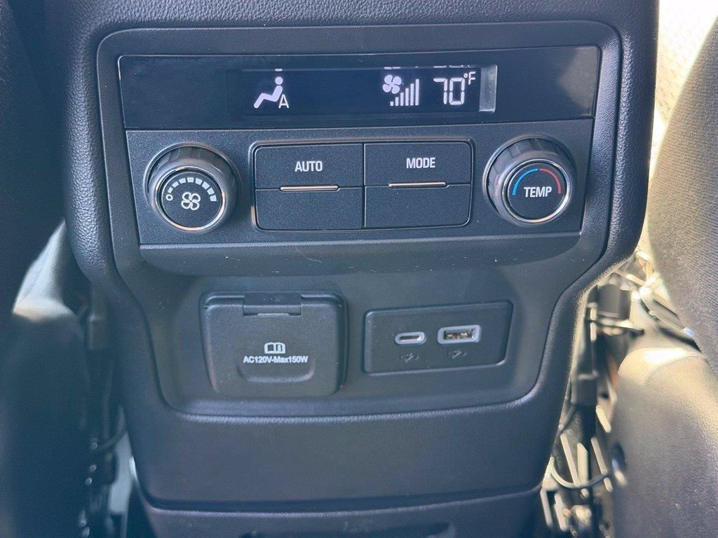 Used 2022 GMC Acadia SLE w/ Driver Convenience Package FWD image 15