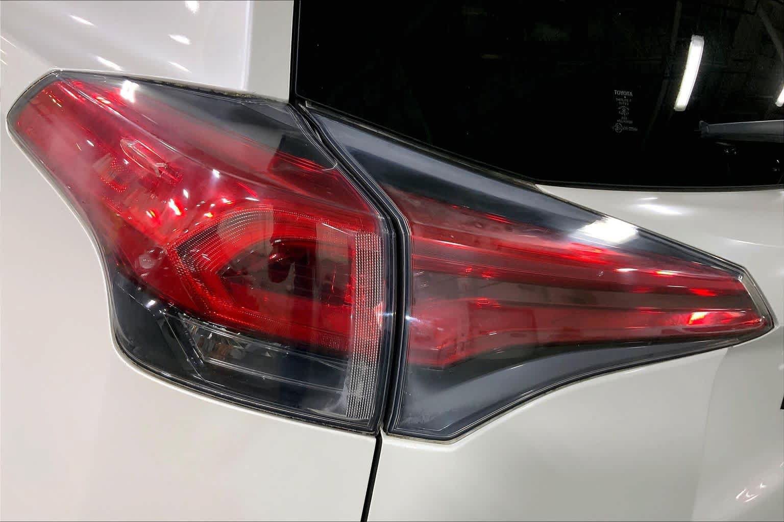 Used 2016 Toyota RAV4 Limited w/ Advanced Technology Package AWD/4WD image 29