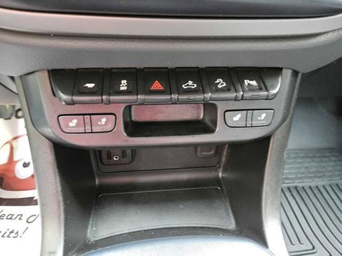 Used 2019 Chevrolet Colorado Z71 AWD/4WD image 18