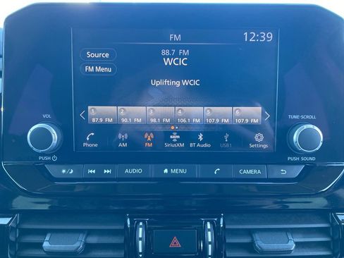 Used 2025 Nissan Pathfinder SV image 36