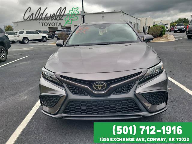 Used 2023 Toyota Camry SE FWD image 2