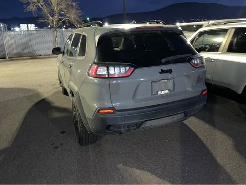 Used 2022 Jeep Cherokee Latitude w/ Sun & Sound Group image 6