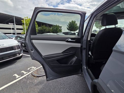 Certified 2023 Volkswagen Taos SEL AWD/4WD image 29