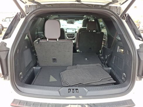 Certified 2025 Ford Explorer Platinum w/ LUX Leather Package AWD/4WD image 30
