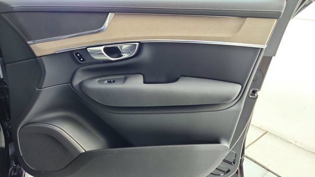 New 2026 Volvo XC90 T8 Plus w/ Protection Package AWD/4WD image 39