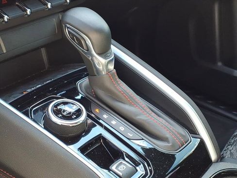 Used 2024 Chevrolet Colorado Z71 w/ Z71 Convenience Package 2 image 15