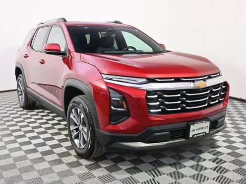 Used 2025 Chevrolet Equinox LT w/ Convenience Package II image 9