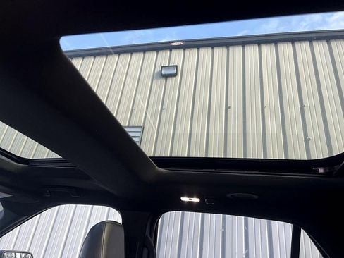 Used 2019 Ford Explorer XLT w/ Equipment Group 202A image 11