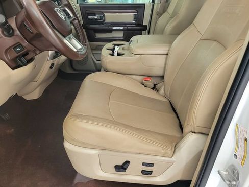 Used 2018 RAM 2500 Laramie w/ Convenience Group AWD/4WD image 17