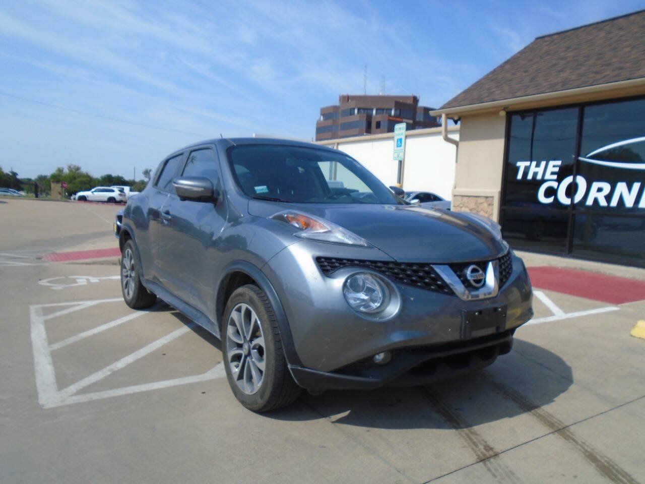 Used 2017 Nissan Juke SL FWD image 1