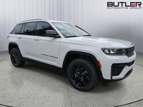 New 2026 Jeep Grand Cherokee Altitude RWD image 8