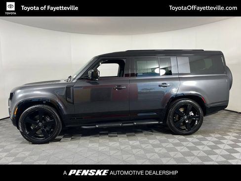 Used 2025 Land Rover Defender 130 X-Dynamic SE AWD/4WD image 2