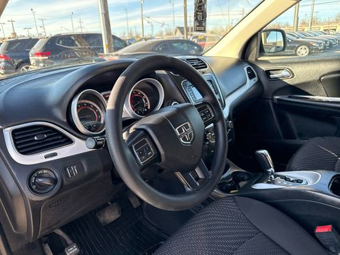 Used 2018 Dodge Journey SE image 9