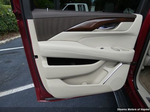 Used 2017 Cadillac Escalade ESV Luxury RWD image 50