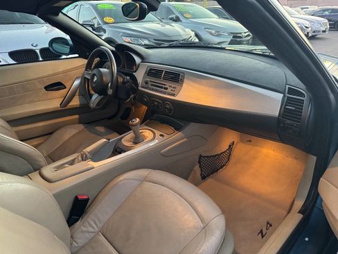Used 2003 BMW Z4 2.5i image 14