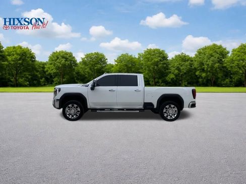 Used 2025 GMC Sierra 2500 SLT w/ SLT Convenience Package image 4