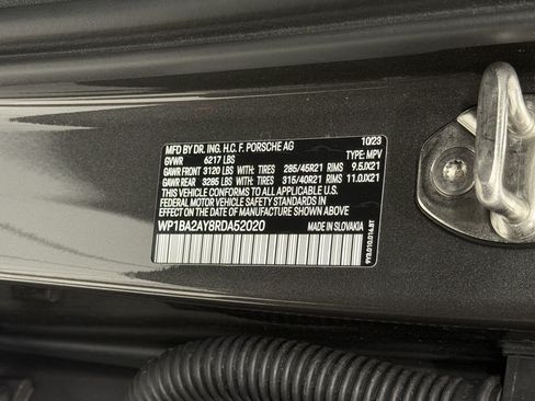 Used 2024 Porsche Cayenne Coupe AWD/4WD image 60