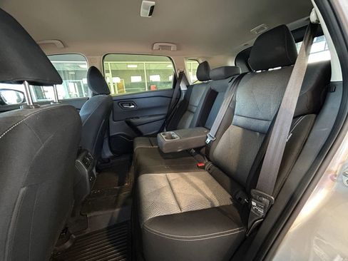 Used 2024 Nissan Rogue SV image 19