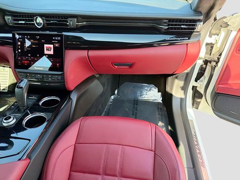 Certified 2022 Maserati Quattroporte GT image 18