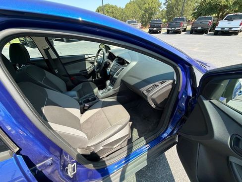 Used 2012 Ford Focus SE FWD image 9