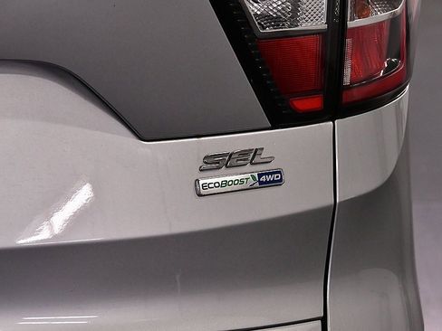 Used 2018 Ford Escape SEL w/ Ford Safe & Smart Package image 11