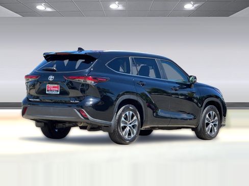 Used 2026 Toyota Highlander XLE AWD/4WD image 9