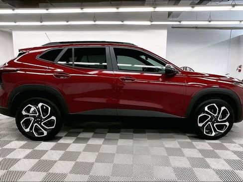 Used 2024 Chevrolet Trax RS w/ Sunroof Package image 15