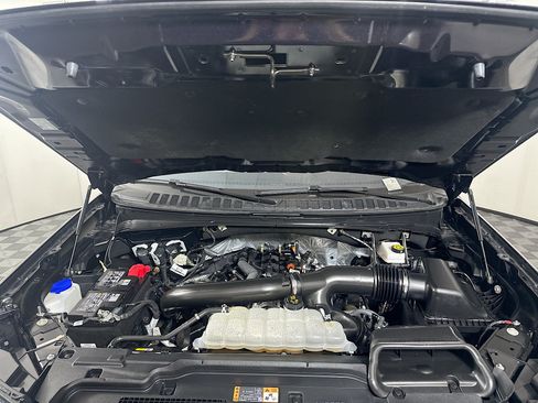 Used 2025 Ford Expedition Active AWD/4WD image 37