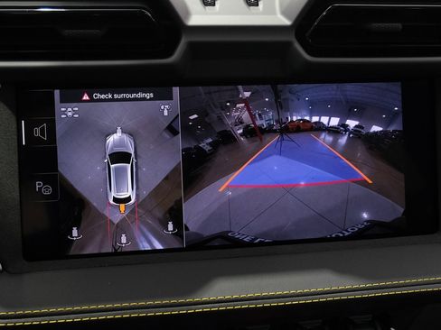 Used 2025 Lamborghini Urus SE image 18