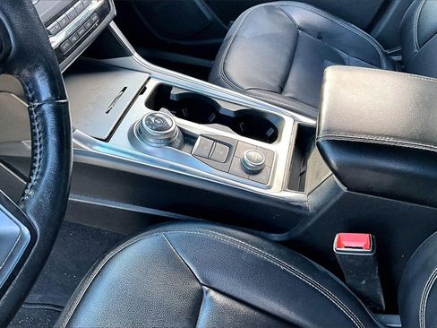 Used 2020 Ford Explorer XLT w/ Equipment Group 202A image 12