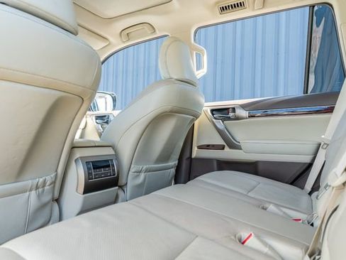 Used 2017 Lexus GX 460 Premium image 39