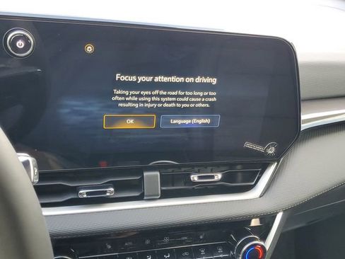 New 2026 Chevrolet Equinox LT w/ Convenience Package II image 10