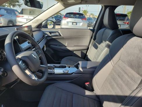 New 2026 Mitsubishi Outlander SE FWD image 19