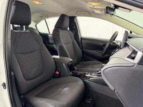 Used 2022 Toyota Corolla LE image 25