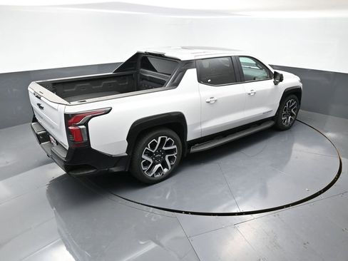 New 2025 Chevrolet Silverado EV RST image 36