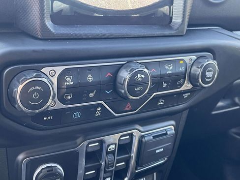 Used 2022 Jeep Wrangler Unlimited Sahara w/ Cold Weather Group image 6