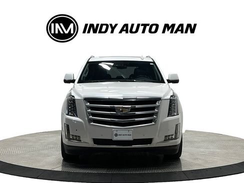 Used 2017 Cadillac Escalade Luxury AWD/4WD image 10