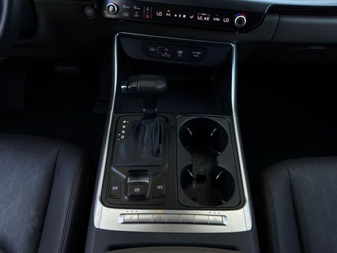 Used 2026 Kia Carnival FWD image 15