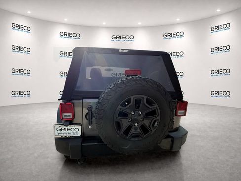 Used 2018 Jeep Wrangler Sport AWD/4WD image 6