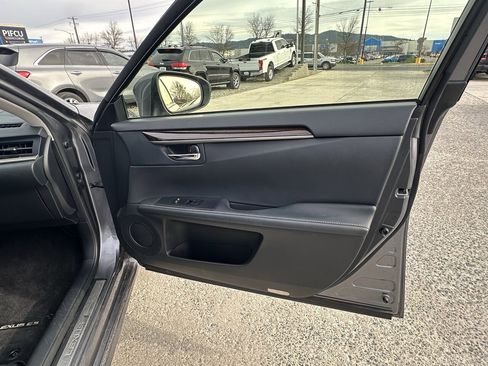 Used 2013 Lexus ES 350 w/ Luxury Pkg image 14