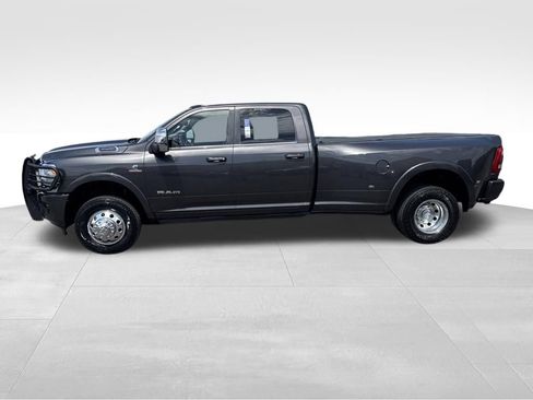 Used 2023 RAM 3500 Limited AWD/4WD image 2