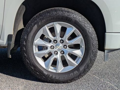 Used 2022 Chevrolet Silverado 1500 Custom AWD/4WD image 10