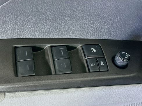 Used 2022 Toyota Camry LE FWD image 15