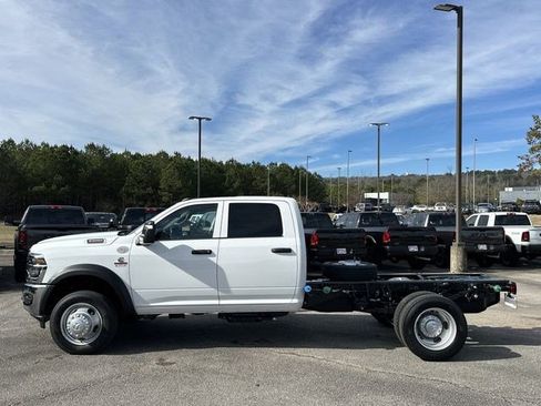 New 2026 RAM 5500 Tradesman w/ Chrome Appearance Group AWD/4WD image 4