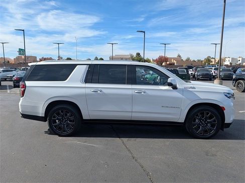 Used 2023 Chevrolet Suburban High Country image 7