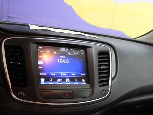 Used 2015 Chrysler 200 Limited w/ Comfort Group FWD image 18